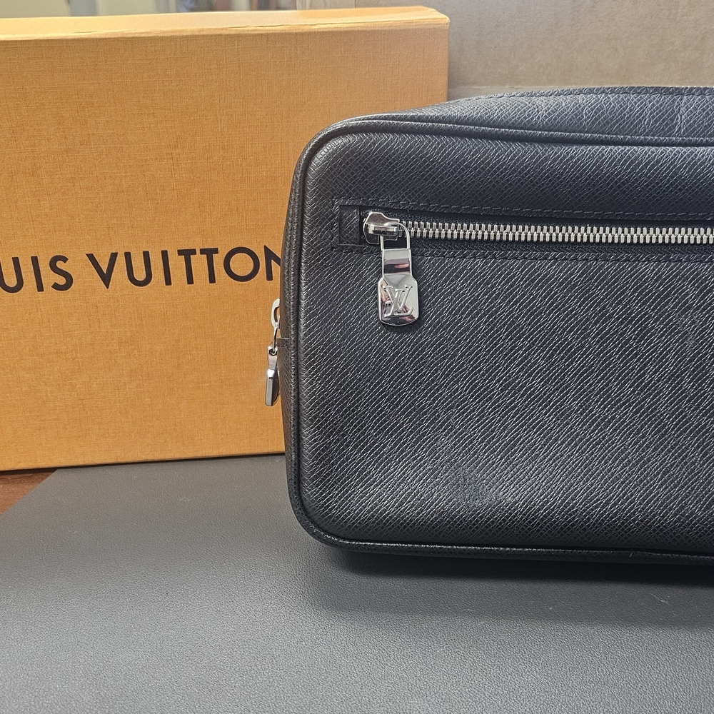 PRE-LOVED Louis Vuitton Black Textured Clutch/Wristlet Bag